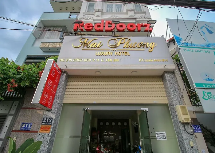 Reddoorz Plus @ Dong Den Street